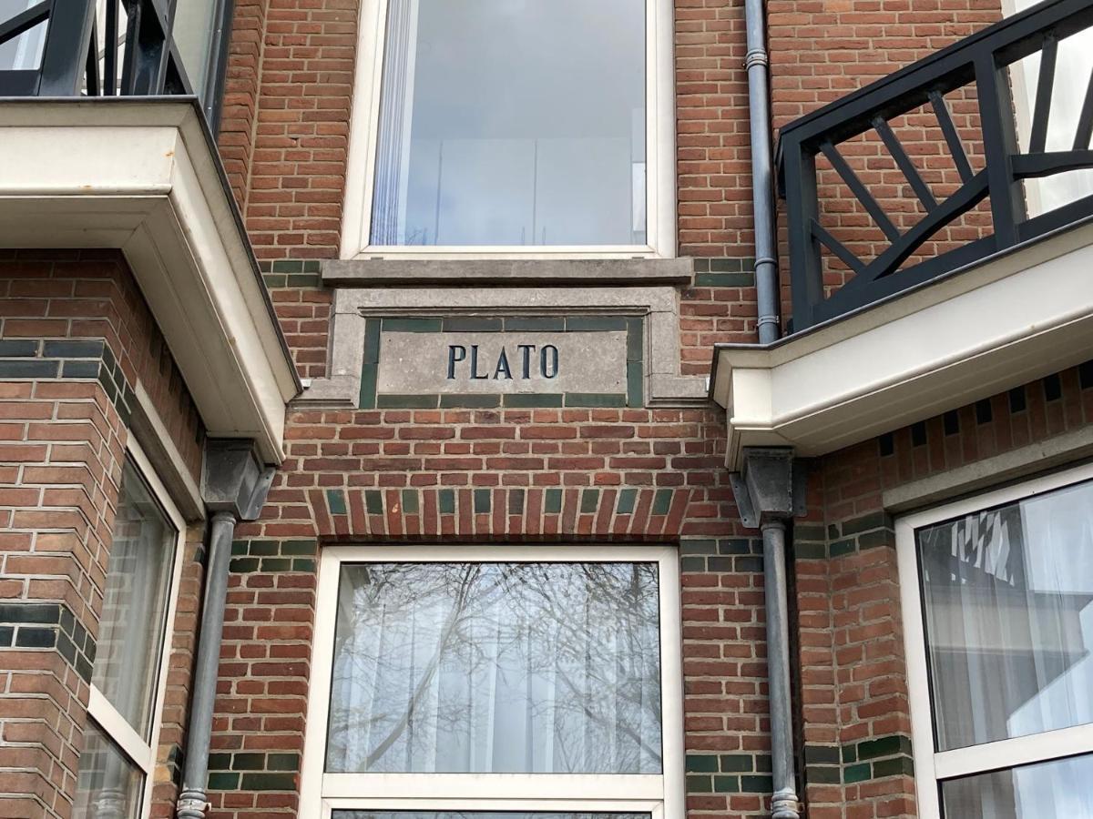 Plato By Hofstad Studio's 2*